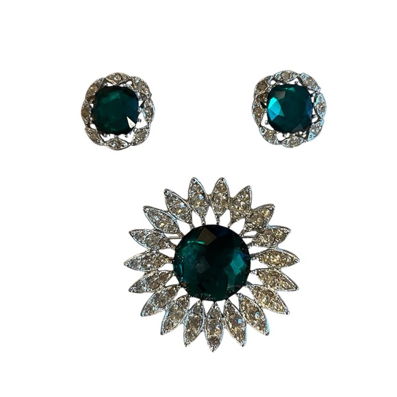 Vintage Sarah Coventry Signed Green Clear Rhinestone Brooch And Earrings Set 75$